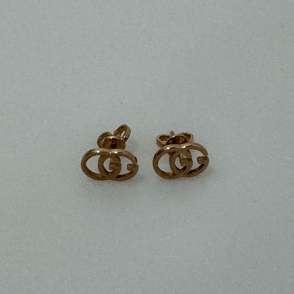 Gucci Running G 18k Gold Earrings - Picture 2 of 6